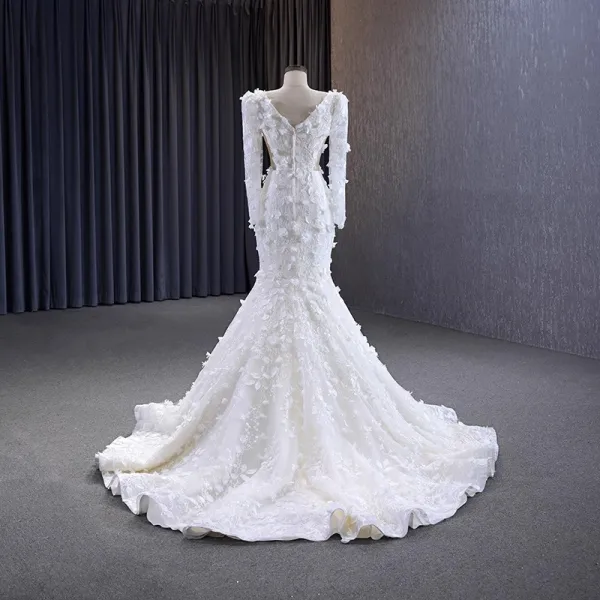 Luxe Charmant Blanche Appliques Fait main Perlage Robe De Mariée Trompette / Sirène 2023 Encolure Dégagée Manches Longues Dos Nu Train De Balayage Mariage