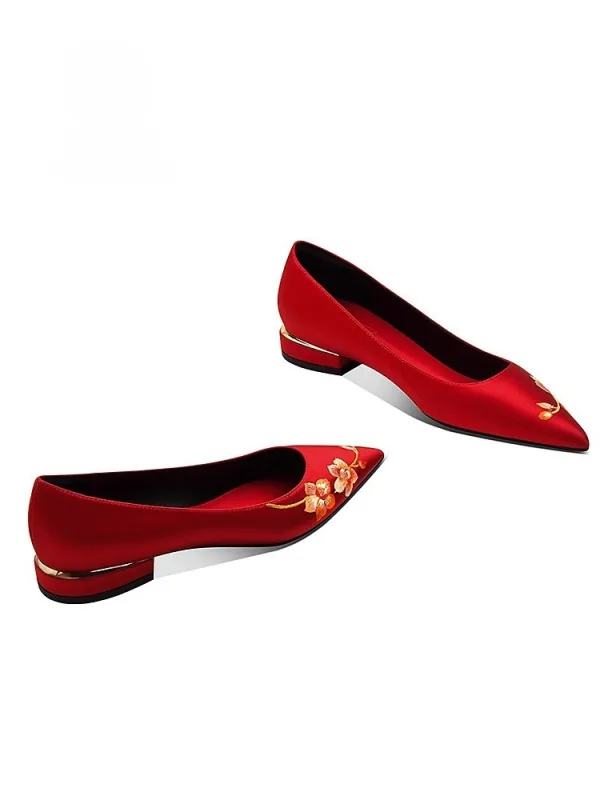 Chinese style Red Embroidered Satin Flat Wedding Shoes 2026 Pointed Toe Wedding Pumps