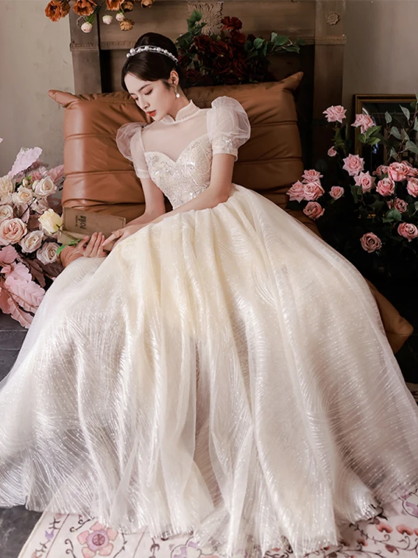 Élégant Champagne Perlage Paillettes En Dentelle Fleur Robe De Bal 2022 Princesse Col Haut Gonflée Manches Courtes Dos Nu Longue Robe De Ceremonie
