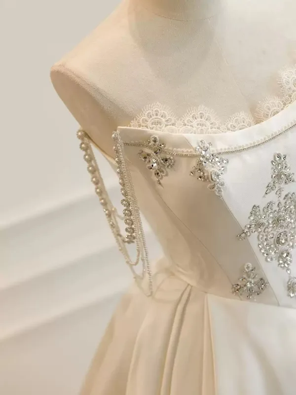 Amazing / Unique Crystal Ivory Satin Wedding Dresses 2025 A-Line / Princess U-Neck Beading Crossed Straps Sweep Train Sleeveless