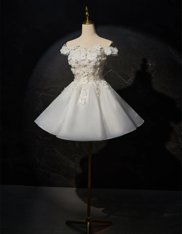 Charmant Blanche Perle Faux Diamant En Dentelle Fleur Appliques Robe De Mariée Courte 2024 De l'épaule Sans Manches Dos Nu Courte Robe De Mariée