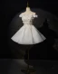 Charmant Blanche Perle Faux Diamant En Dentelle Fleur Appliques Robe De Mariée Courte 2024 De l'épaule Sans Manches Dos Nu Courte Robe De Mariée