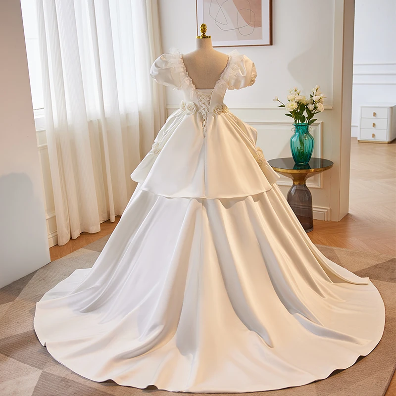 Elegant White Appliques Satin Wedding Dresses 2023 Ball Gown Scoop Neck Puffy Short