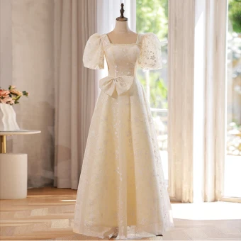 Élégant Champagne En Dentelle Fleur Robe De Bal 2022 Princesse Perle Encolure Carrée Gonflée Manches Courtes Dos Nu Noeud Longue Robe De Ceremonie