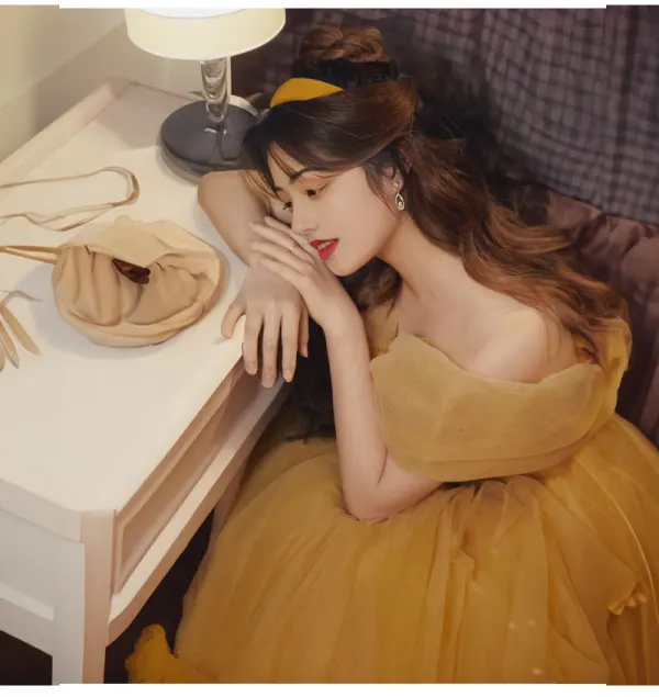 Medieval Yellow Cascading Ruffles Cosplay Prom Dresses 2025 Ball Gown Off-The-Shoulder Short Sleeve Backless Floor-Length / Long Prom Formal Dresses