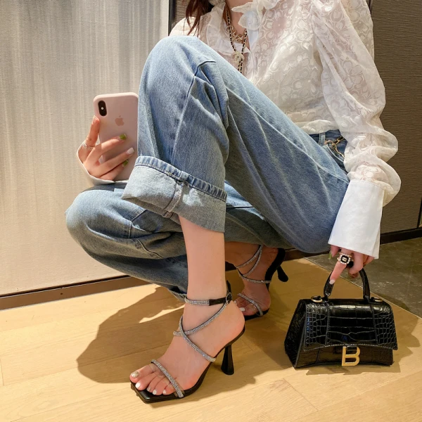 Sexy Noire Faux Diamant X-Strap Soirée Sandales Femme 2022 8 cm Talons Aiguilles Peep Toes / Bout Ouvert Sandales Talons Hauts