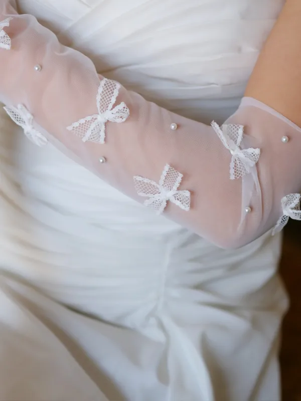 Vintage / Retro White Bow Pearl Wedding Bridal Gloves 2025 Tulle