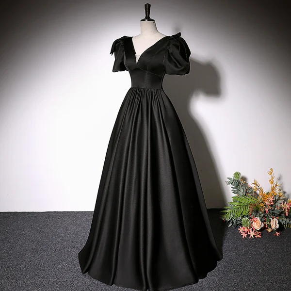 Elegant Black Satin Prom Dresses 2022 A-Line / Princess V-Neck Short Sleeve Backless Floor-Length / Long Formal Dresses