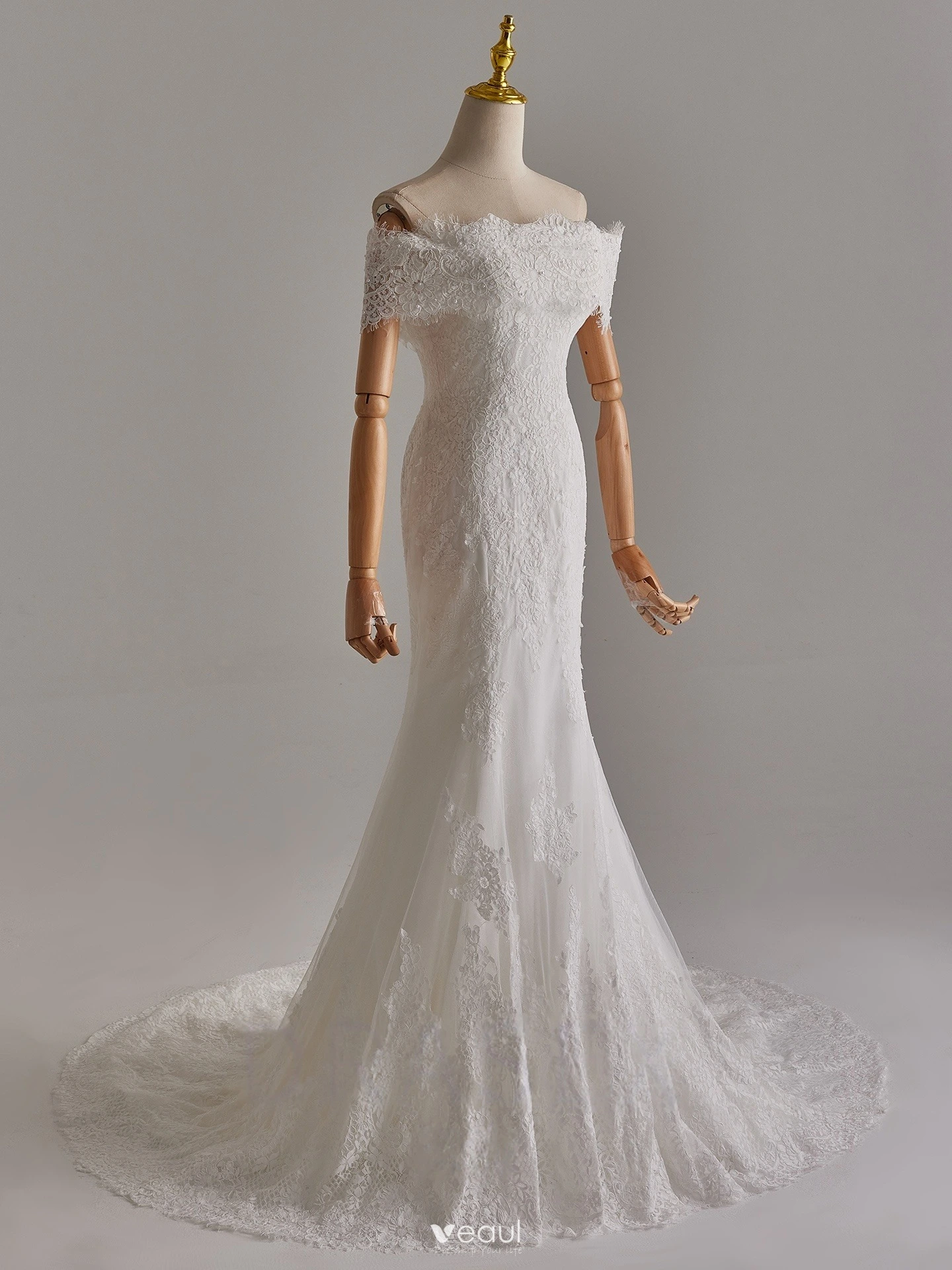 elegant trumpet wedding dresses Feel beautiful in this elegant, trumpet silhouette, wedding dress. GL3 –  Zandy's Boutique main image 1