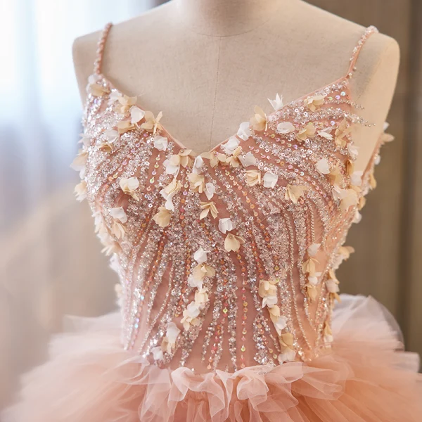 Charmant Orange Perlenstickerei Pailletten Applikationen Plissee Ballkleider 2023 Ballkleid Spaghettiträger Ärmellos Rückenfreies Sweep / Pinsel Zug Ball Festliche Kleider