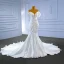 High End Weiß Perlenstickerei Perle Pailletten Satin Brautkleider / Hochzeitskleider 2023 Meerjungfrau Off Shoulder Kurze Ärmel Rückenfreies Kapelle-Schleppe Hochzeit