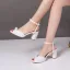 Sexy Weiß Perle Brautschuhe 2024 6 cm Thick Heels Knöchelriemen Peeptoes Hochzeit Sandaletten Hochhackige