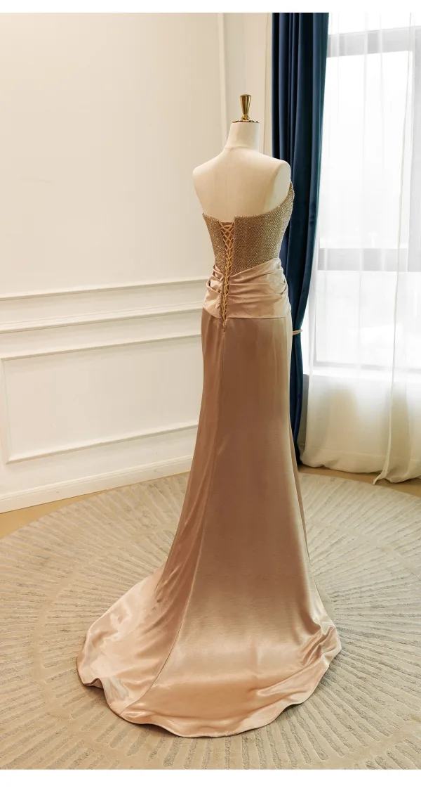Sexy High End Gold Handgefertigt Strass Abendkleider 2026 Meerjungfrau Bandeau Ärmellos Rückenfreies Sweep / Pinsel Zug Abend Festliche Kleider