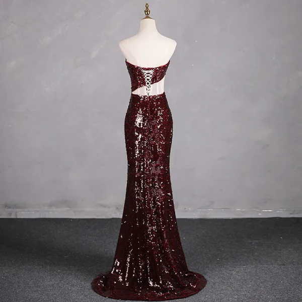Glitzernden Burgunderrot Rose Pailletten Abendkleider 2024 Meerjungfrau Bandeau Ärmellos Rückenfreies Sweep / Pinsel Zug Abend Festliche Kleider