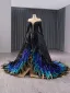 Ungewöhnlich Luxus / Herrlich Schwarz Perlenstickerei Pailletten Multifarben Feder Ballkleider 2024 Ballkleid Rundhalsausschnitt Lange Ärmel Hof-Schleppe Ball Festliche Kleider