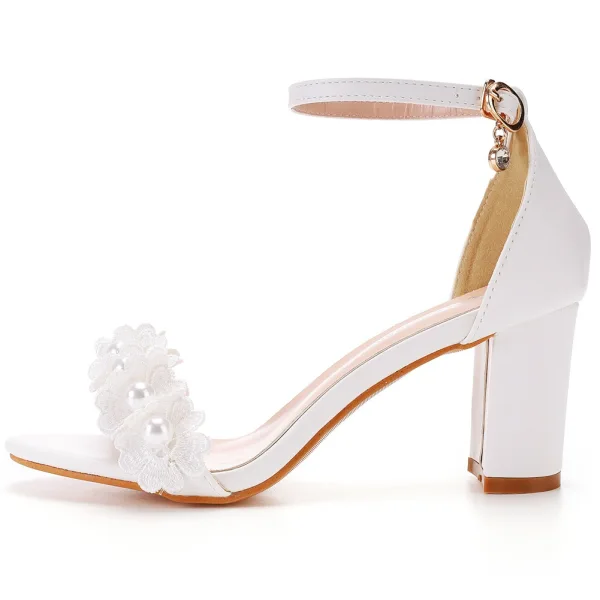 Sexy White Lace Flower Pearl Wedding Shoes 2023 Ankle Strap 7 cm Stiletto Heels Open / Peep Toe Wedding Sandals High Heels