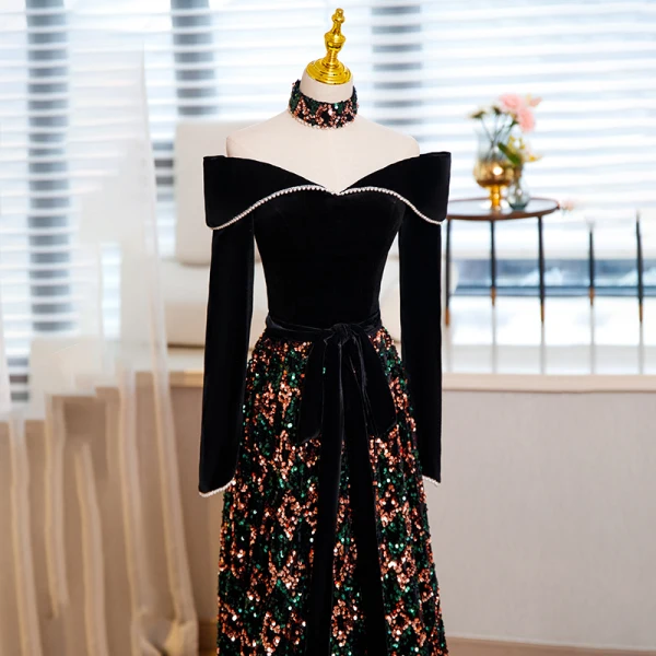 Chic / Belle Noire Velour Robe De Soirée 2023 Princesse Perle De l'épaule Paillettes Manches Longues Dos Nu Noeud Ceinture Longue Soirée Robe De Ceremonie