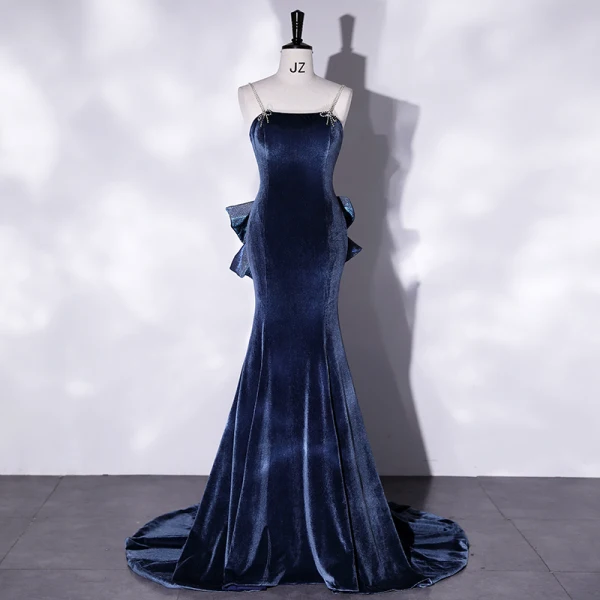Sexy Bleu Marine Daim Robe De Fete 2022 Trompette / Sirène Faux Diamant Bretelles Spaghetti Sans Manches Dos Nu Noeud Soirée Cocktail Tribunal Train Robe De Ceremonie