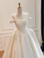 High End Schlicht Ivory / Creme Perlenstickerei Satin Brautkleider / Hochzeitskleider 2026 A Linie Bandeau Ärmellos Rückenfreies Lange