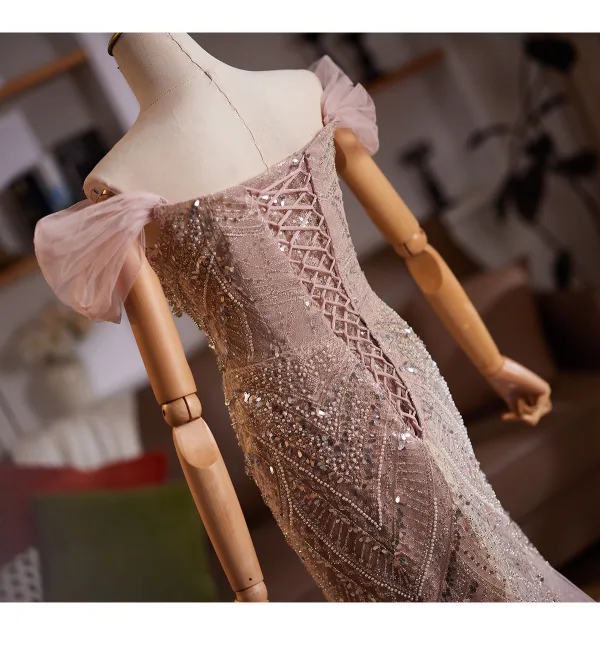 Haut de Gamme Charmant Champagne Perlage Paillettes Robe De Soirée 2025 Trompette / Sirène De l'épaule Manches Courtes Dos Nu Train De Balayage Soirée Robe De Ceremonie