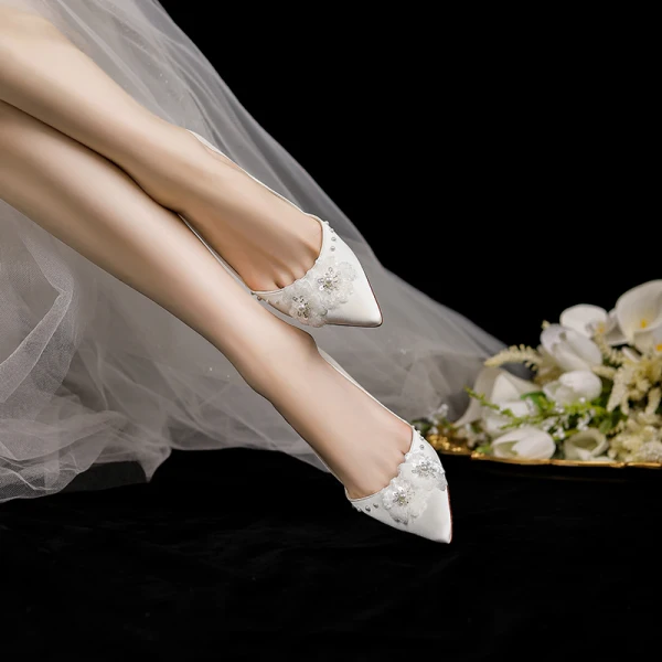 Chic / Beautiful White Satin Pearl Sequins Flower Wedding Shoes 2024 8 cm Stiletto Heels Pointed Toe Wedding Pumps High Heels