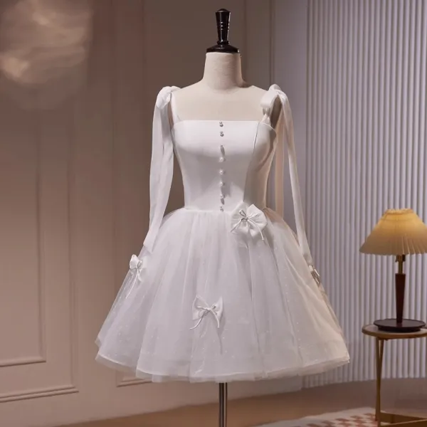 Lovely White Bow Pearl Short / Mini Wedding Dresses 2023 Spaghetti Straps Sleeveless Backless Short Wedding Dresses