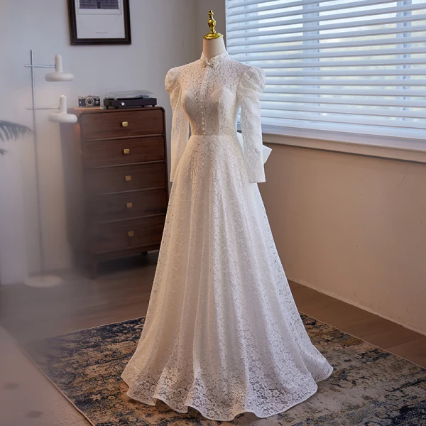 Vintage / Retro Ivory Pearl Lace Flower Wedding Dresses 2024 A-Line / Princess High Neck Long Sleeve Backless Bow Floor-Length / Long