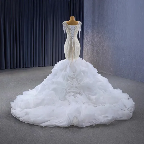 Luxe Blanche Perlage Gland Faux Diamant Paillettes Volants en Cascade Robe De Mariée 2023 Trompette / Sirène Encolure Carrée Sans Manches Dos Nu Chapel Train Mariage