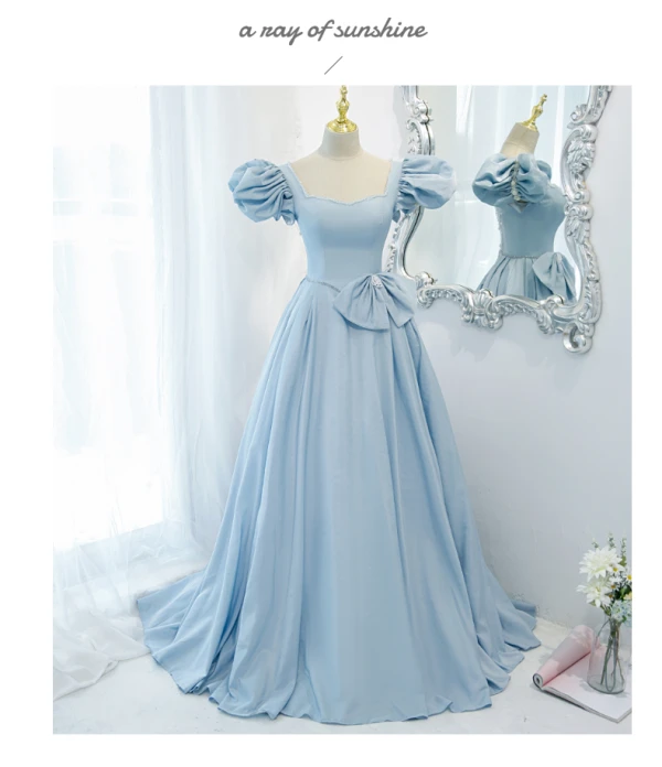 Style Audrey Hepburn Bleu Ciel Dos Nu Robe De Bal 2021 Encolure Carrée Manches Courtes Bretelles croisées Longue Satin Promo Princesse Robe De Cérémonie