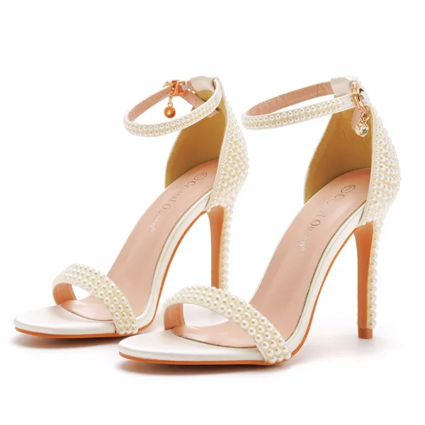 Charmant Weiß Sommer Perle Brautschuhe 2023 10 cm Stilettos Knöchelriemen Peeptoes Hochzeit Sandaletten Hochhackige
