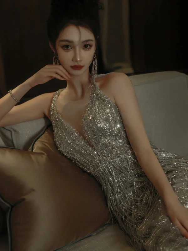 Scintillantes Sexy Argenté Perlage Paillettes Robe De Soirée 2024 Trompette / Sirène V-Cou Sans Manches Dos Nu Longue Soirée Robe De Ceremonie