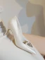 Élégant Ivoire Forme de coeur Faux Diamant Chaussure De Mariée 2022 Cuir 8 cm Talons Aiguilles À Bout Pointu Mariage Escarpins Talons Hauts