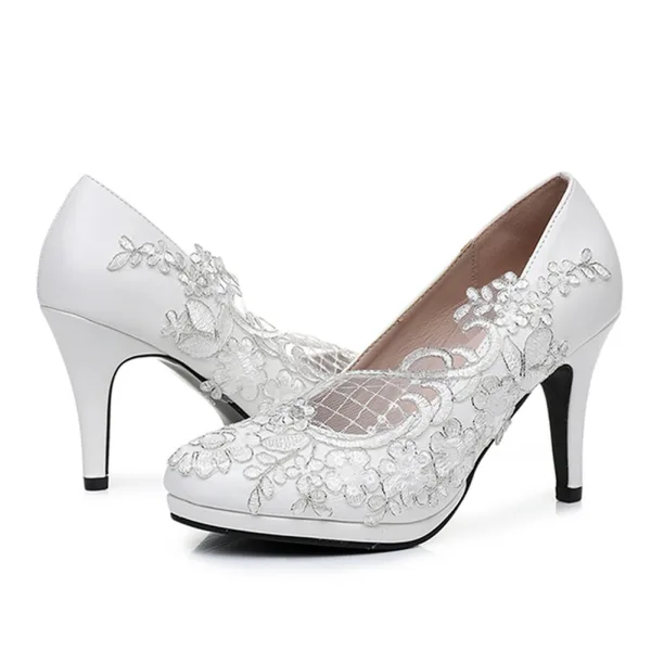 Elegante Witte Kant Bloem Bruidsschoenen 2025 9 cm Naaldhakken / Stiletto Ronde Neus Huwelijk Pumps Hoge Hakken