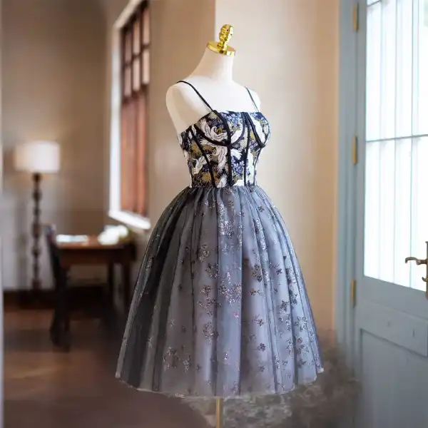 Schöne Marineblau Drucken Pailletten Heimkehr Abiballkleider 2024 Ballkleid Spaghettiträger Ärmellos Rückenfreies Kurze Festliche Kleider