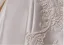 Vintage Weiß Perlenstickerei Spitze Blumen Satin Brautkleider / Hochzeitskleider 2025 A Linie Bandeau Ärmellos Rückenfreies Schleife Sweep / Pinsel Zug Hochzeit