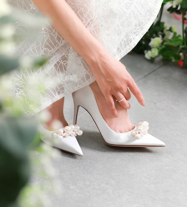 Schöne Weiß Perle Brautschuhe 2024 Leder 10 cm Stilettos Spitzschuh Hochzeit Pumps Hochhackige
