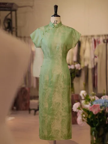 Chinese Style Sage Green Split Front Silk Cheongsam 2026 Trumpet Mermaid High Neck Short Sleeve Tea Length