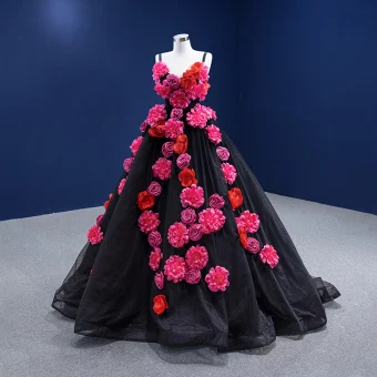 Fantaisie Appliques Noire Robe De Bal 2022 Robe Boule Bretelles Spaghetti Sans Manches Dos Nu Train De Balayage Robe De Ceremonie