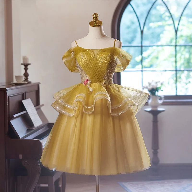 Fashion Yellow Sequins Appliques Short Homecoming Graduation Dresses Cocktail Dresses
