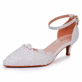 Modest Simple White Lace Flower Wedding Shoes 2024 Ankle Strap 5 Cm Stiletto Heels Pointed Toe Wedding High Heels