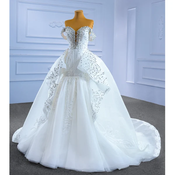 Luxe Blanche Fait main Perlage Faux Diamant Perle Paillettes Robe De Mariée 2022 Trompette / Sirène De l'épaule Manches Courtes Dos Nu Cathedral Train Mariage