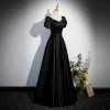 Elegant Black Satin Prom Dresses 2023 A-Line / Princess Pearl Scoop Neck Short Sleeve Backless Floor-Length / Long Prom Formal Dresses