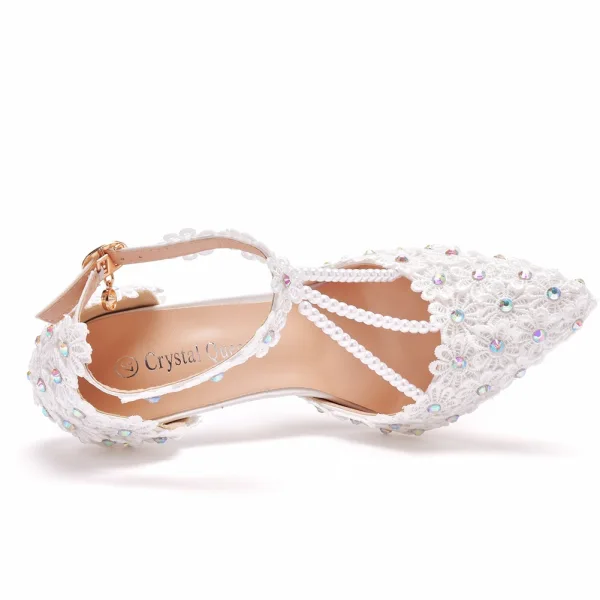 Charmant Blanche En Dentelle Fleur Perle Chaussure De Mariée 2022 T-Strap Faux Diamant 9 cm Talons Aiguilles À Bout Pointu Mariage Talons Hauts