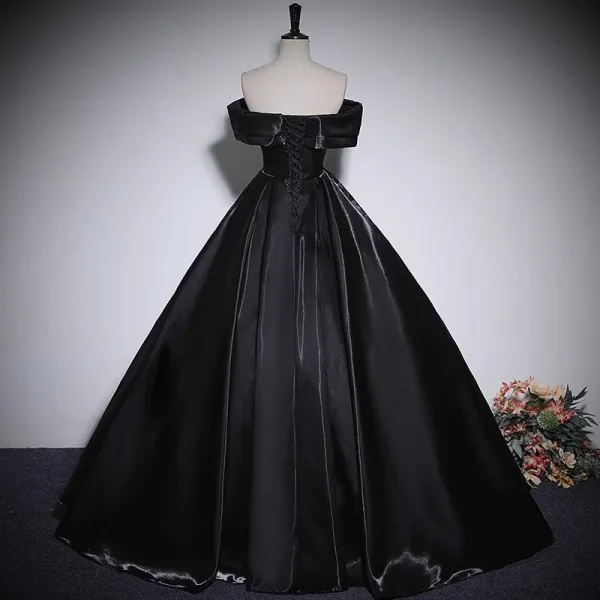 Elegante Schwarz Satin Ballkleider 2023 Ballkleid Off Shoulder Kurze Ärmel Rückenfreies Lange Festliche Kleider