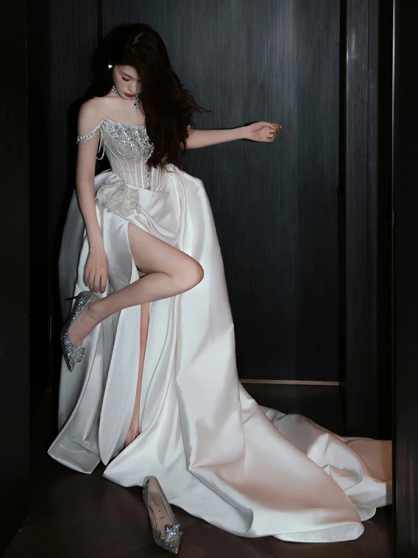 Illusion White Beading Rhinestone Satin Split Front Corset Wedding Dresses 2024 A-Line / Princess Strapless Sleeveless Backless Chapel Train Wedding