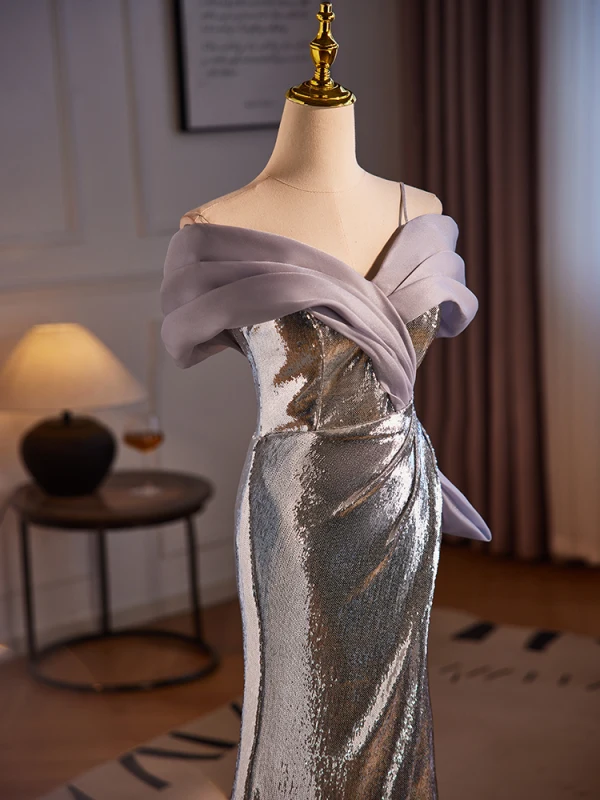 Glitzernden Silber Gespaltete Front Pailletten Abendkleider 2024 Meerjungfrau One-Shoulder Ärmellos Rückenfreies Sweep / Pinsel Zug Abend Festliche Kleider