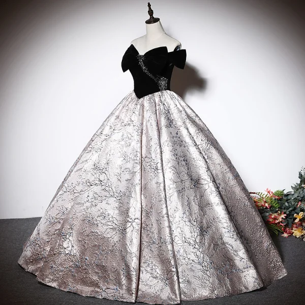 Élégant Noire Daim Robe De Bal 2023 Robe Boule Longue Noeud De l'épaule Faux Diamant Manches Courtes Dos Nu Promo Robe De Ceremonie
