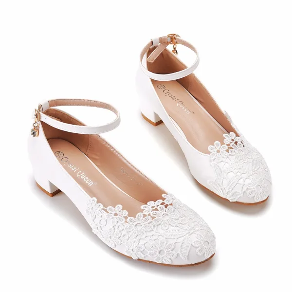 Élégant Blanche En Dentelle Fleur Chaussure De Mariée 2022 Bride Cheville 3 cm Talons Épais Talon Bas À Bout Rond Mariage Talons Hauts