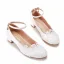 Élégant Blanche En Dentelle Fleur Chaussure De Mariée 2022 Bride Cheville 3 cm Talons Épais Talon Bas À Bout Rond Mariage Talons Hauts