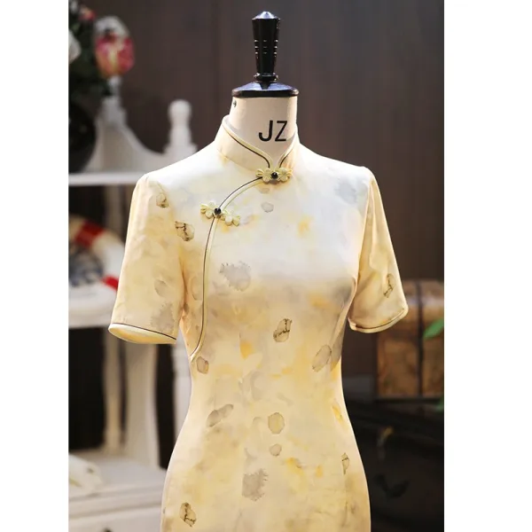 Chinese style Yellow Printing Prom Cheongsam 2025 Trumpet / Mermaid Silk High Neck Short Sleeve Tea-length